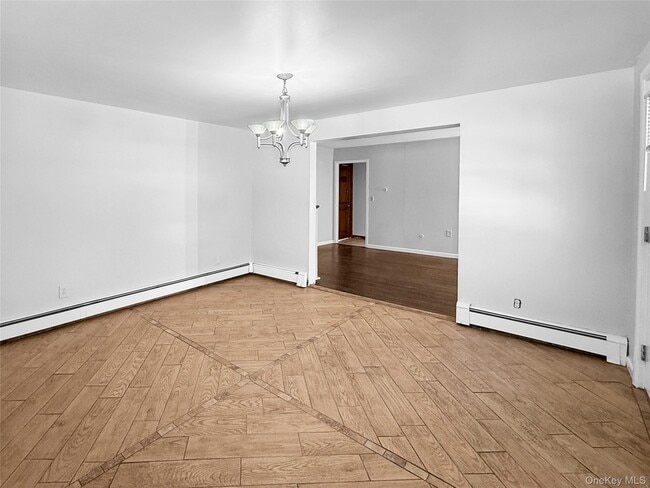 Photo - 83 Kent Rd Unit Lower