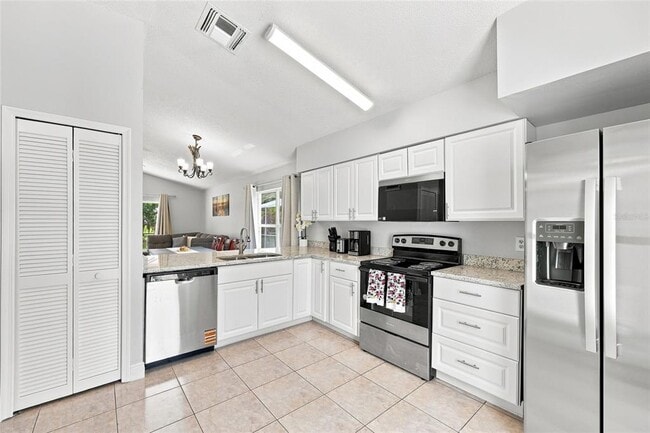 Photo - 2537 Chatham Cir