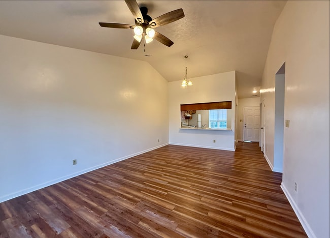 320 Woodberry Dr