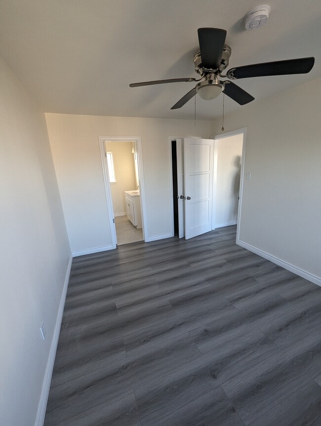 Photo - 1051 E Hyde Park Blvd Unit 1053