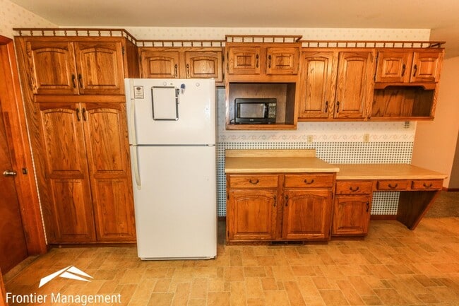 Photo - Lovely Single Family Home with Spacious Li...