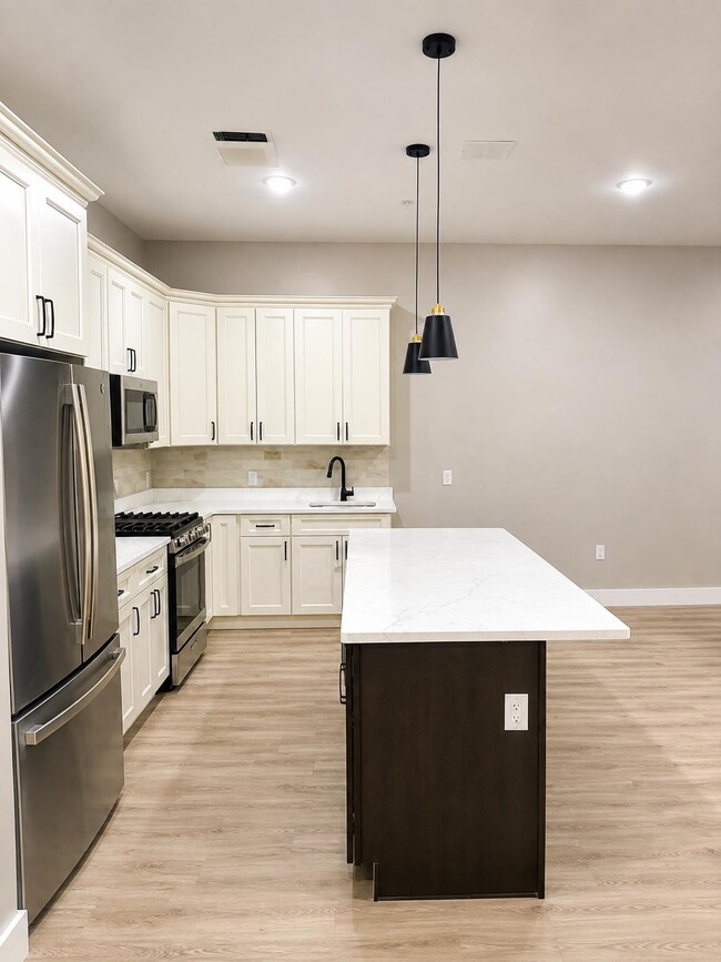 Building Photo - 6121 Bergenline Ave Unit 202