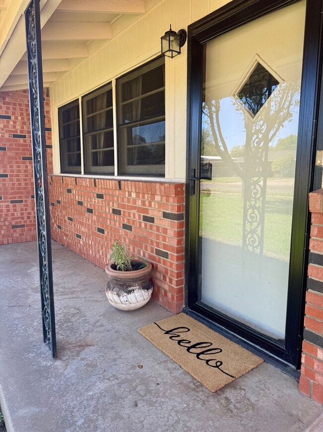 Photo - "Charming 3-Bedroom Gem with 2 Full Baths on 54th Street – Spacious 1,725 Sq Ft Haven in Lubbock!"