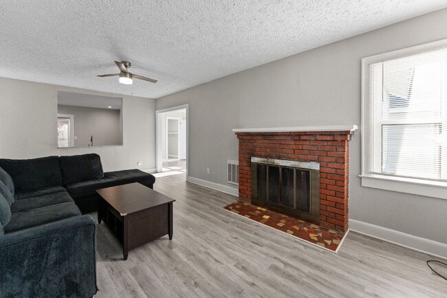 Photo - 254 Pocahontas Pl