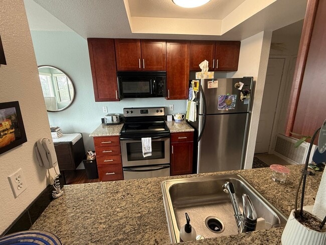 Photo - Hayward Condo 1 Bed/1 Bath Updated kitchen, lots of light and Bay views, dogs welcome