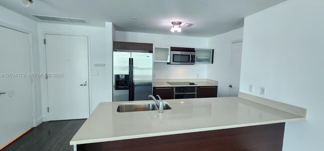 Photo - 1900 N Bayshore Dr Unidad 3019