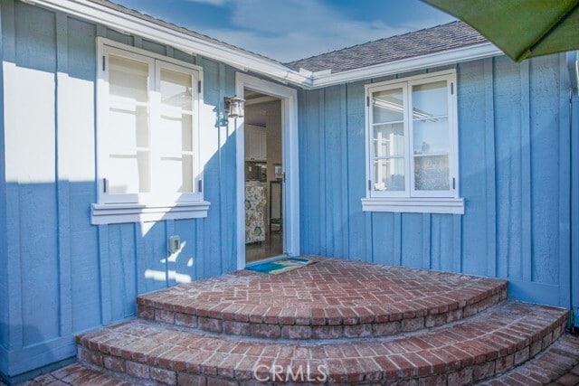 Photo - 1086 Glenneyre St