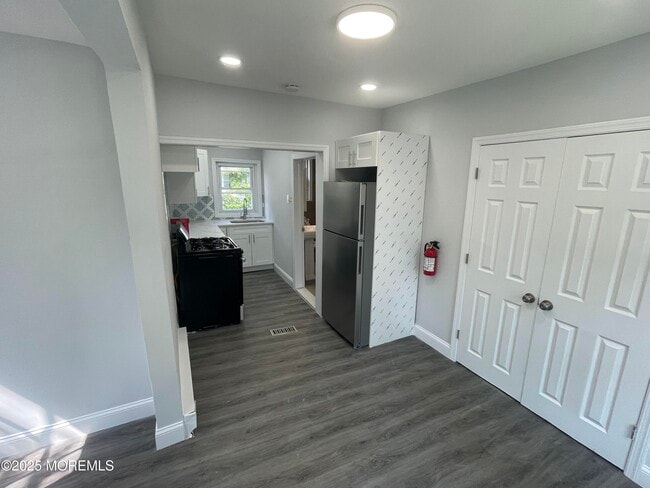 Building Photo - 413 Ridge Ave Rental
