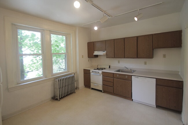 Photo - 200 Kelly Ave Unidad 2