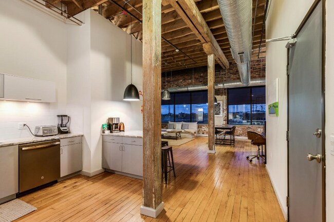 1410 Gratiot Ave Unit #302