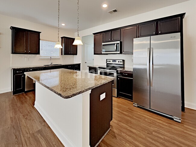 Photo - 103 Caitlin Ct