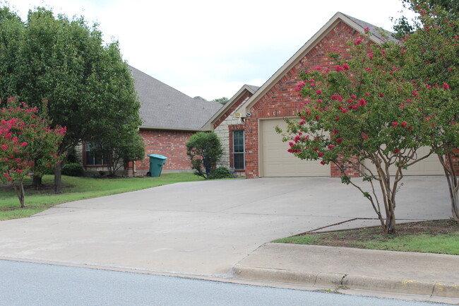 Photo - 307 Sunset Blvd