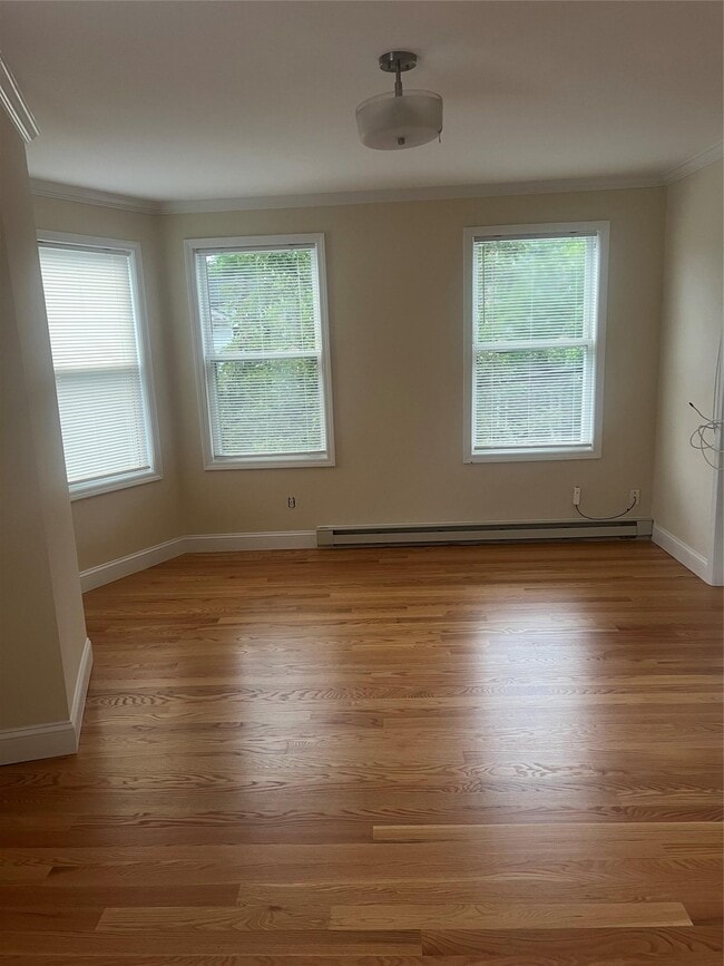 Photo - 161 Main St