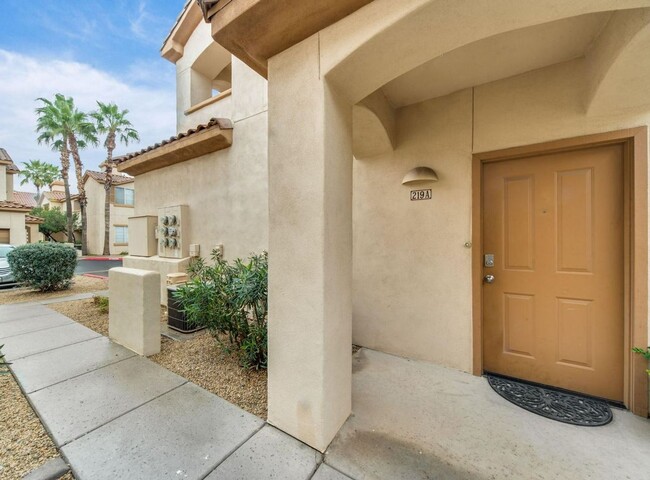 Amazing Scottsdale 2 bedroom/2 Bath Condo! - Amazing Scottsdale 2 bedroom/2 Bath Condo! Unit 219A