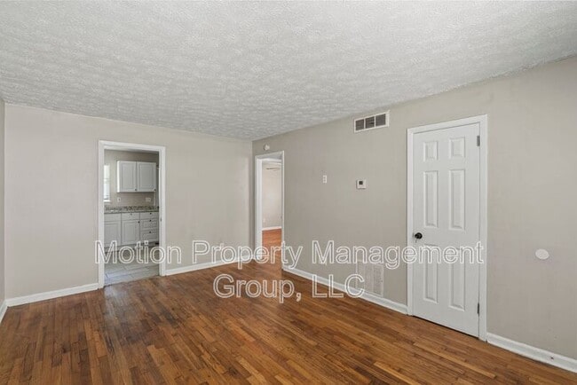 Photo - 1595 Carlisle St NW