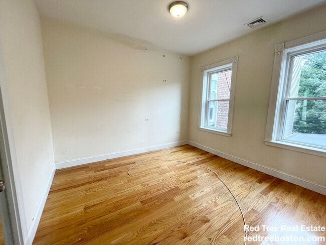 Photo - 96 L St