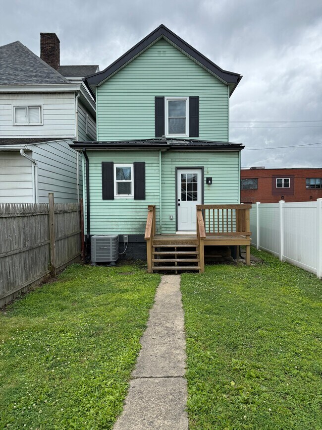 Photo - 36 W Craig St