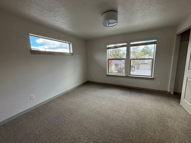 Photo - 50% Off First Month's Rent! 1 Bed/1 Bath ADU on Bend's Eastside - Cessna Drive