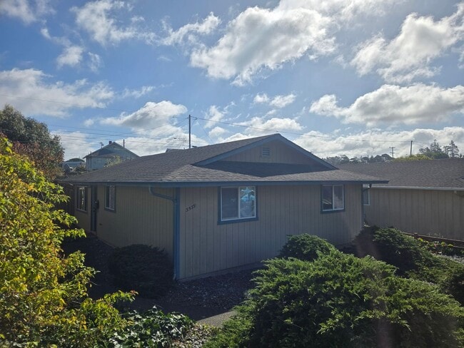 Photo - Pet-friendly and updated 3BR/1BA Eureka home
