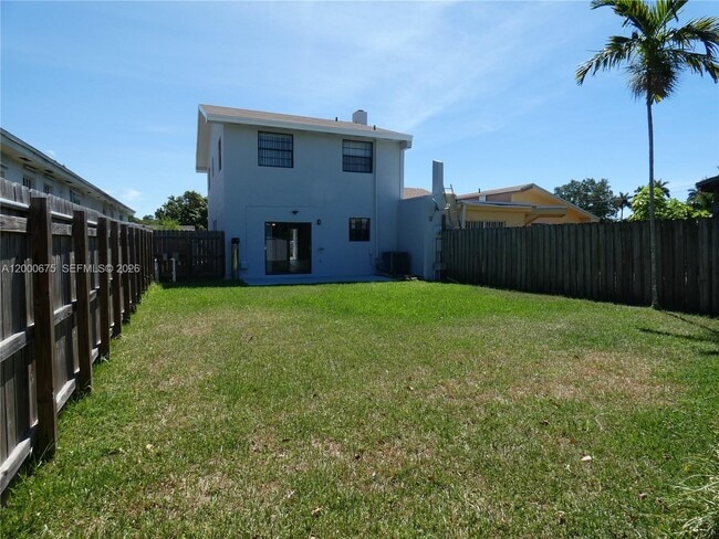 Building Photo - 14212 NE 4th Ave