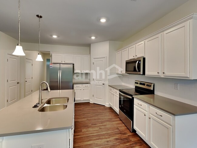 Photo - 204 Deanscroft Dr