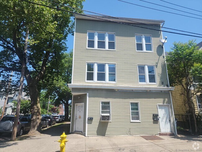 Building Photo - 101 Woolsey St Unit 2 Rental