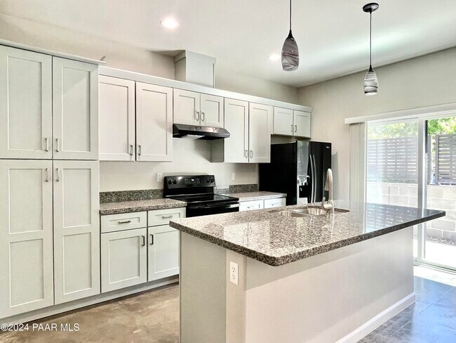 Photo - 720 N Walnut St Unit 13