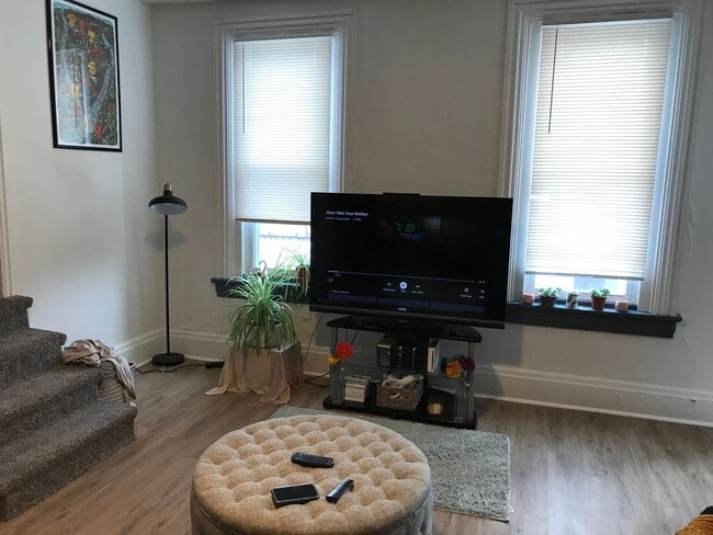 Photo - 4523 Centre Ave Unit #2
