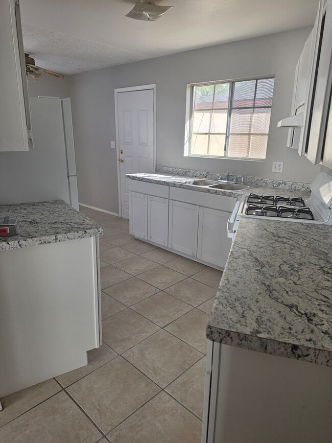 Photo - Beautiful 3bedroom/1 bath Home For Rent
