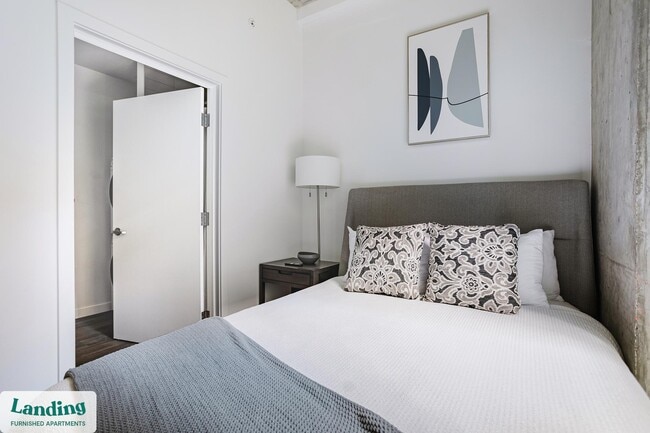 Building Photo - 1419 24th Ave Unit 107