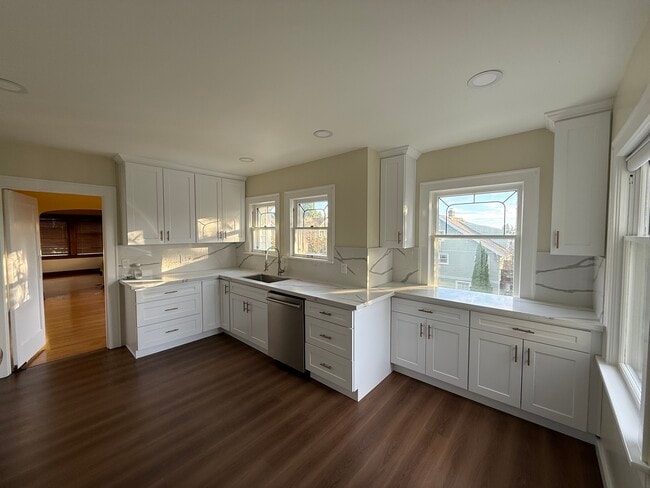 Photo - 5701 30th Ave NE