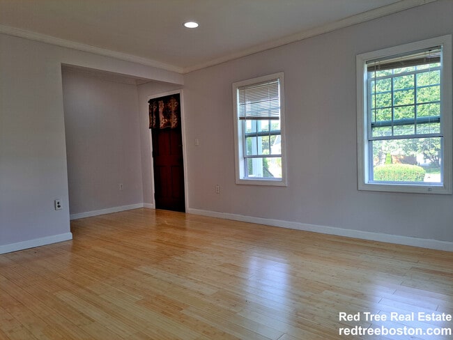Building Photo - 158 Baker St Rental
