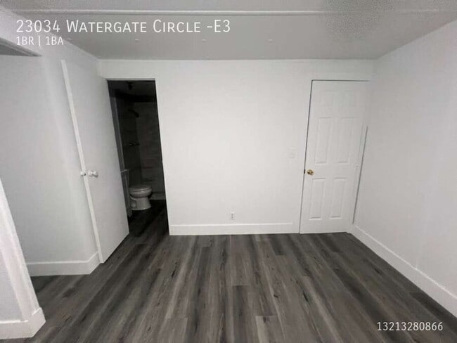 Photo - 23034 Watergate Cir