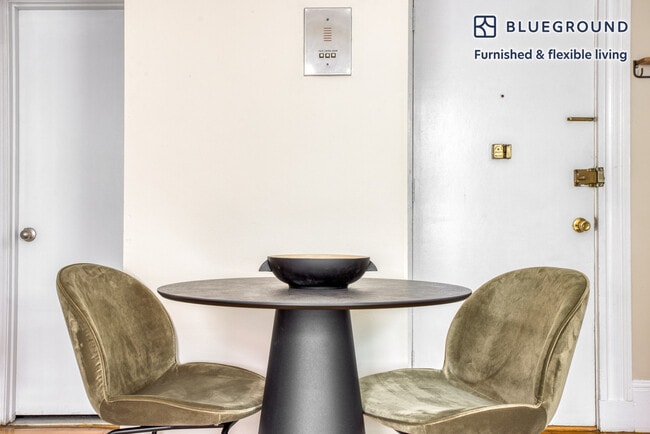 Photo - 226 Newbury St Unit FL2-ID724