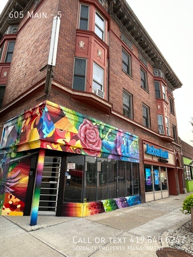 Charming Two Bedroom Apartment Apply Tod... Unit 5 Toledo, OH