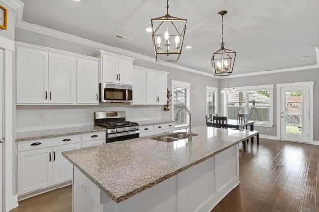 Photo - 14717 Greenleaf Dr