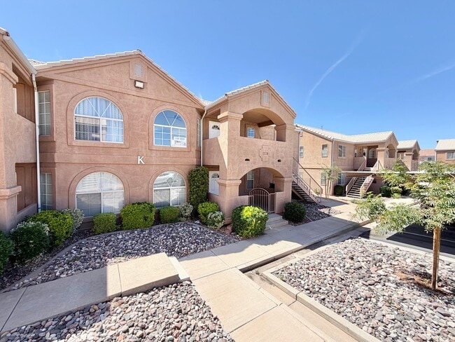 Photo - Wonderful Remodeled La Paloma Home!