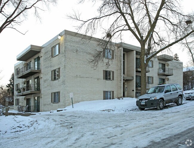 756 Hall Avenue Apartments