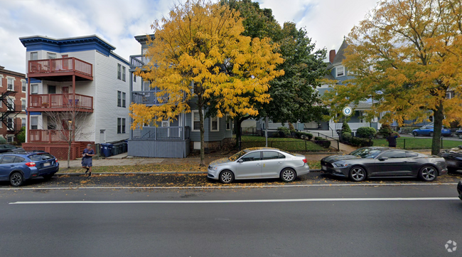 Building Photo - 530 Cambridge St Unit 3 Rental