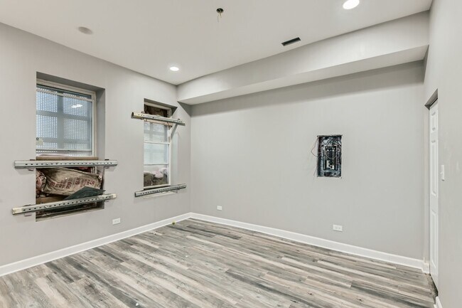 Photo - 5932 S Prairie Ave Unit 3