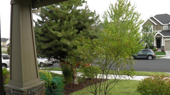 Photo - 2867 NE Sedalia Loop