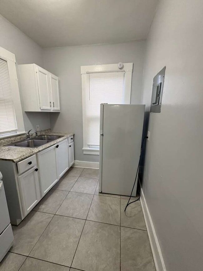 Photo - 140 E 5th St Unit 140 E 5th St  2