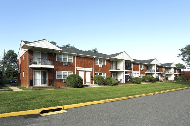 Strathmore Gardens Apartments