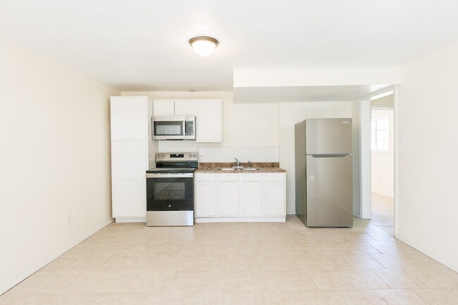 Photo - Spacious Backhouse Near Texas Tech, and Medical Centers!!