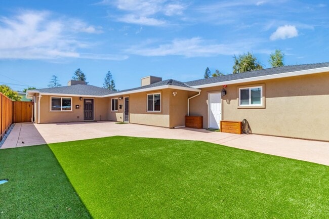 Photo - 1958 Woodside Rd