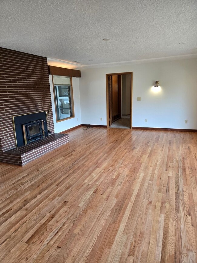 Photo - 1 level Mid Century Beauty! 3 Bd/ 3 ba