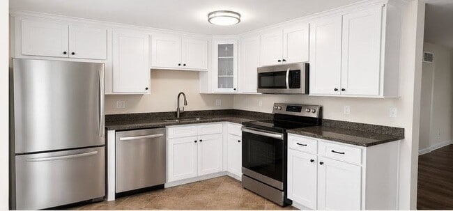 kitchen - 6333 College Grove Way