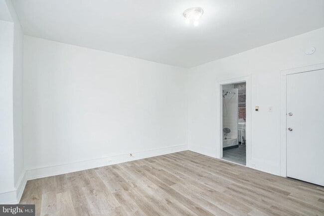 Photo - 4039 N Broad St