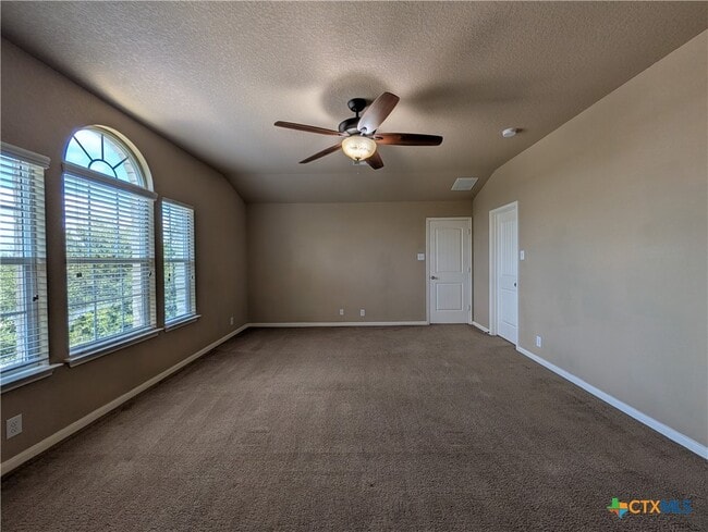 212 Oak Creek Way