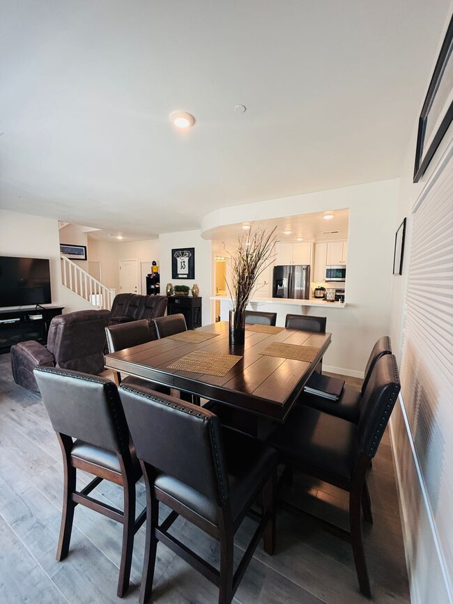 Photo - 748 Lincoln Pl